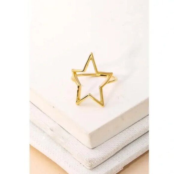 ($7) Star Cut Out Ring - Picture 1 of 1